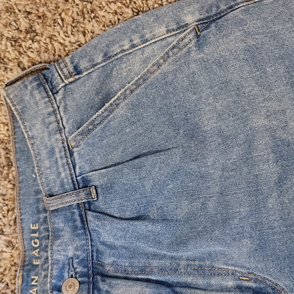 AE Mom Shorts - Picture 2 of 4